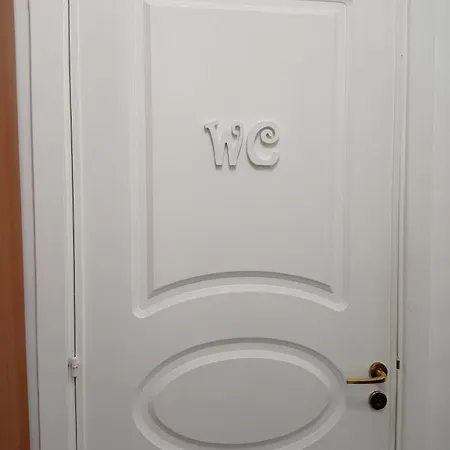 Via Mancini 12 3* Napoli