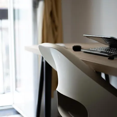 Via Mancini 12 Gæstehus Napoli