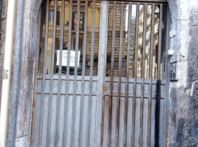 Via Mancini 12 בית הארחה נאפולי