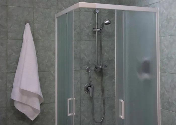 Via Mancini 12 בית הארחה 3*