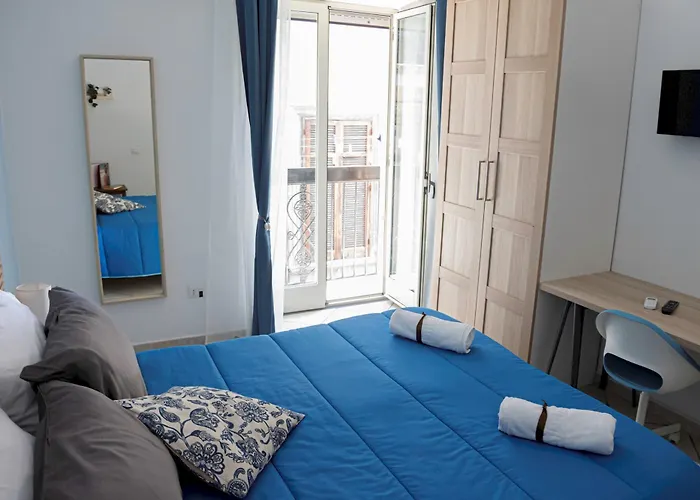 Via Mancini 12 בית הארחה נאפולי