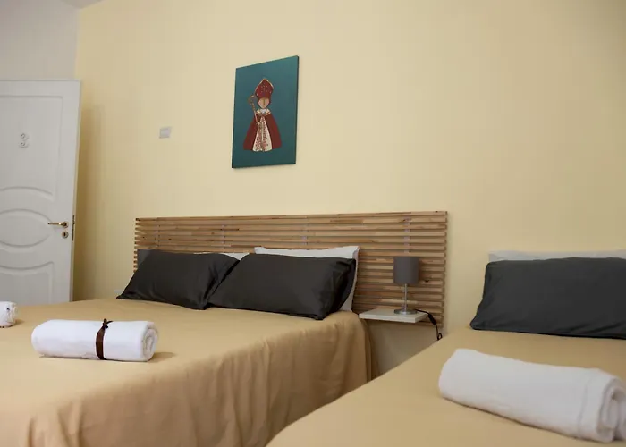 Via Mancini 12 בית הארחה נאפולי