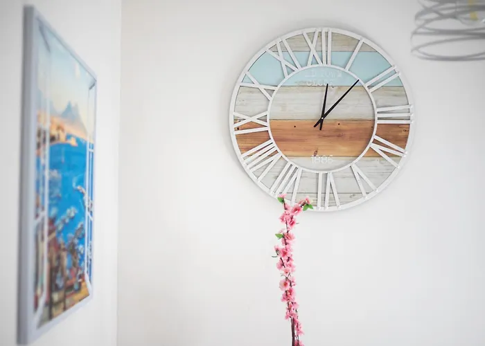 Via Mancini 12 בית הארחה 3*